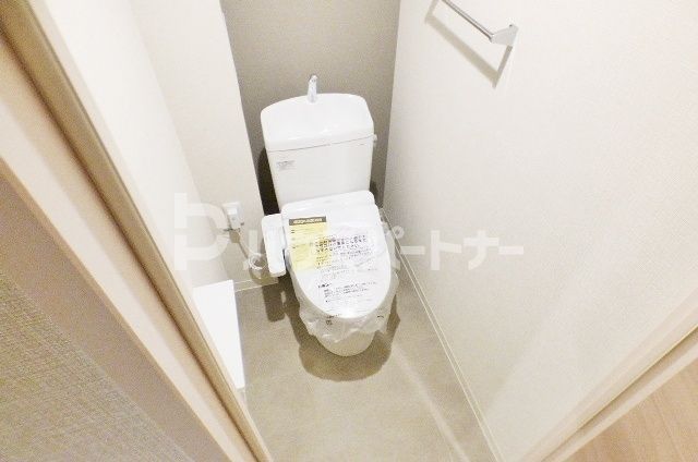 ＪＲ総武線 千葉駅 徒歩7分 14階建 築6年のトイレ写真