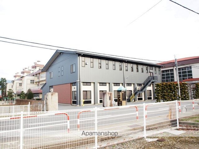 中学校　鼎中学校（中学校）まで554m