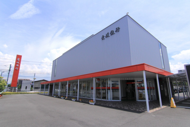 銀行　愛媛銀行来住支店（銀行）まで700m