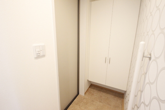 玄関　※別部屋の写真です