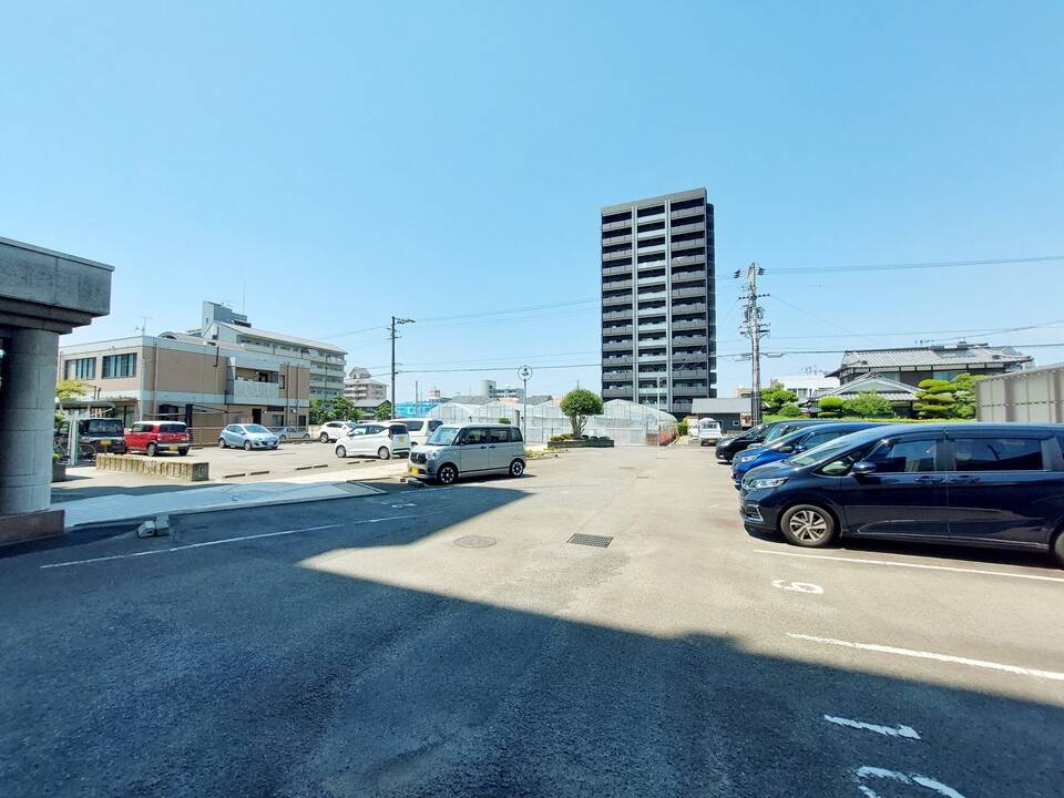 駐車場　駐車場