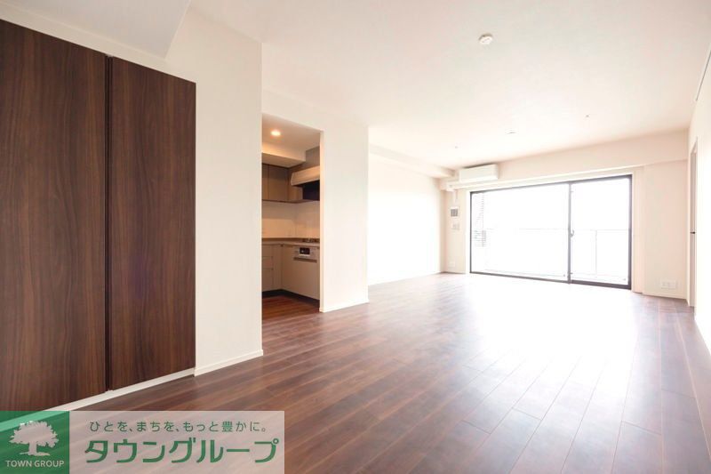 HARUMI FLAG PORT VILLAGE A棟の居間写真
