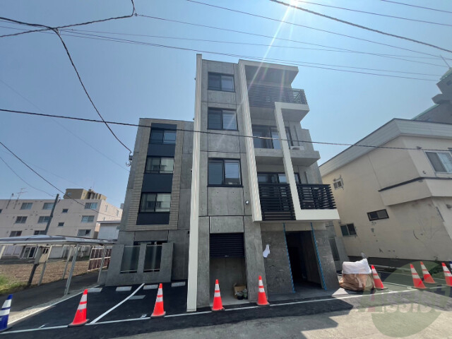 地下鉄南北線 幌平橋駅 徒歩15分 築3年