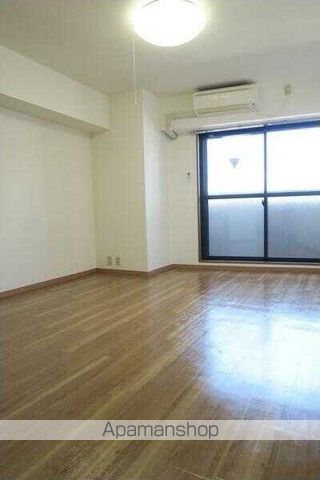 NEO ROOMELIAの居間写真
