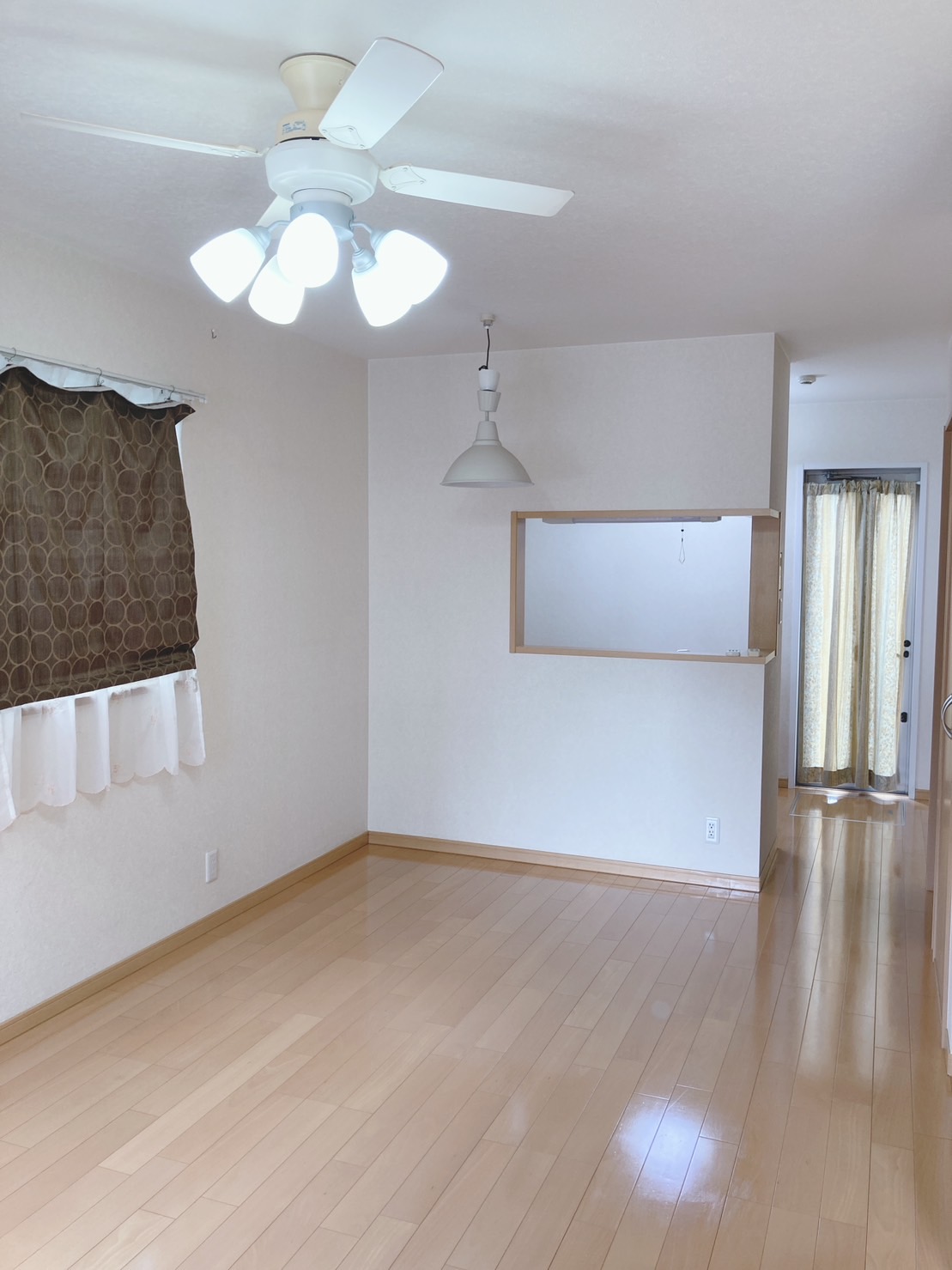 楠葉美咲一戸建の居間写真