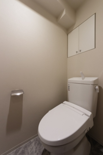 トイレ　※写真は同タイプ住戸です。