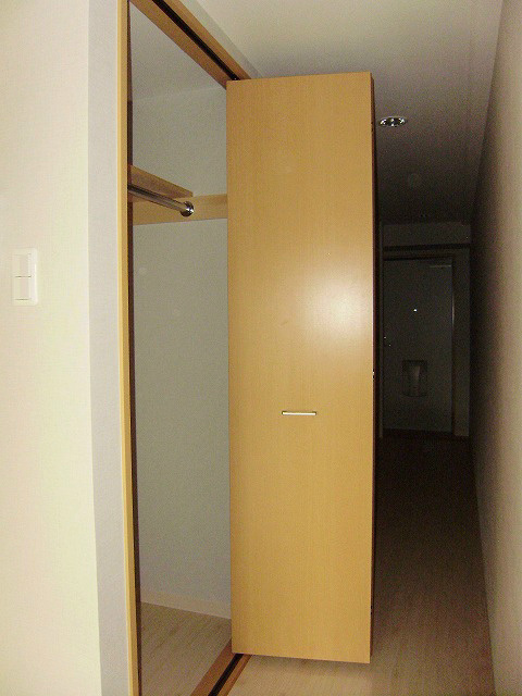 収納　クローゼットは廊下にあります