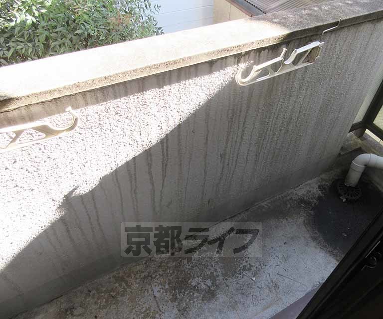 バルコニー　物干し竿かけれます！