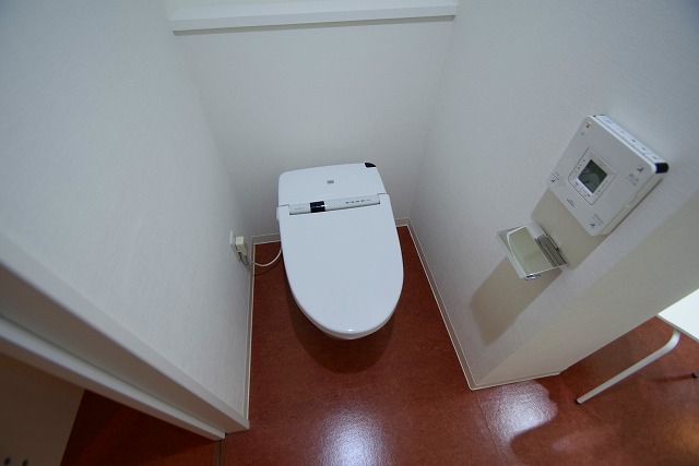 ＪＲ大阪環状線 天満駅 徒歩3分 8階建 築14年のトイレ写真