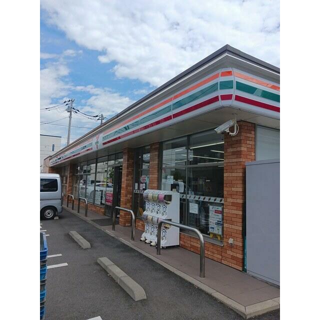 コンビニ　セブンイレブン（コンビニ）まで541m