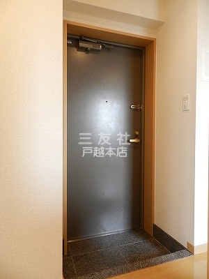 玄関　※同建物別部屋
