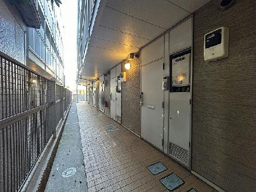 レオパレスラ ピアンタ都立家政の外観写真