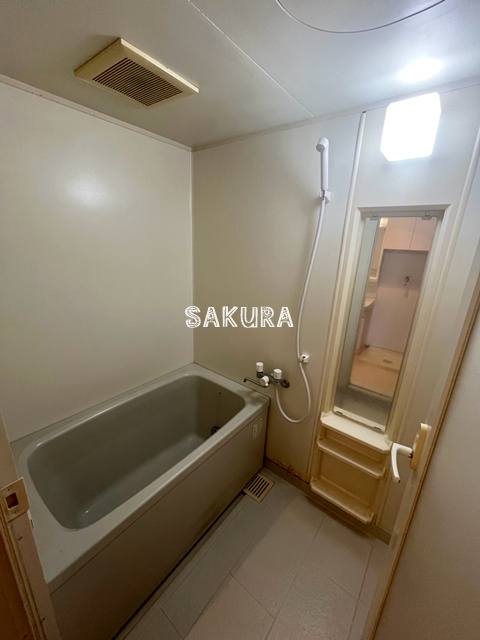バス・シャワールーム　日々の疲れを癒すお風呂です♪