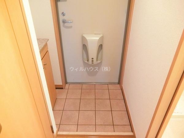 玄関　シューズボックスあり！