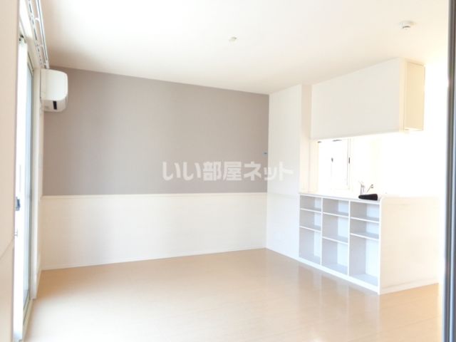ボヌール千田 A棟の居間写真