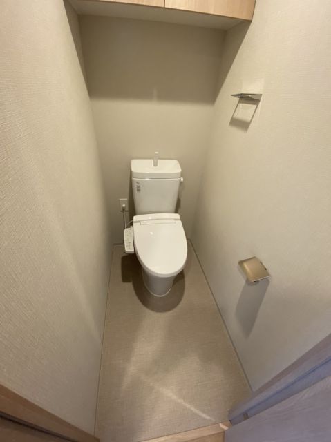 ＪＲ大阪環状線 福島駅 徒歩4分 15階建 築6年のトイレ写真