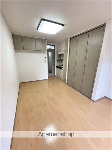 小田急江ノ島線 六会日大前駅 徒歩14分 2階建 築34年の居間写真