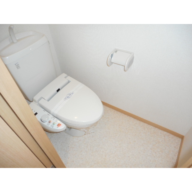 ウィステリアコート B棟のトイレ写真