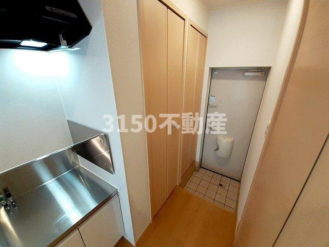 玄関　収納もある玄関です