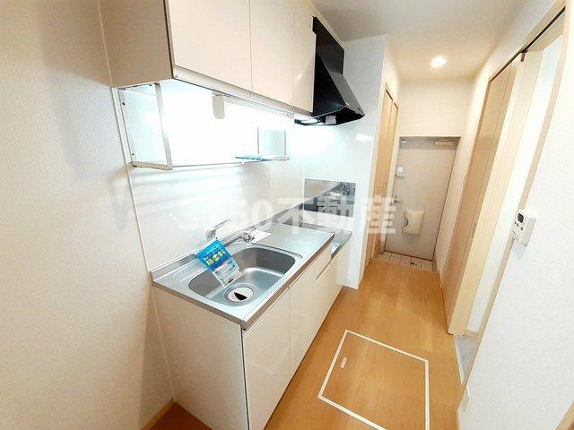 キッチン　コンパクトなキッチンで掃除もラクラク