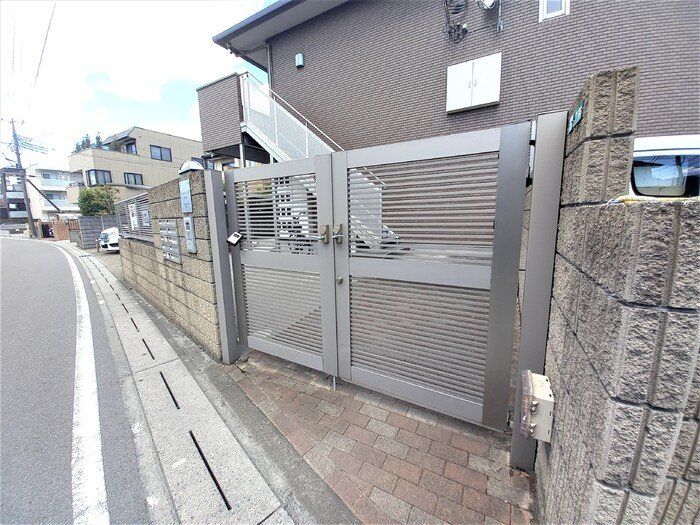 エントランス　庭