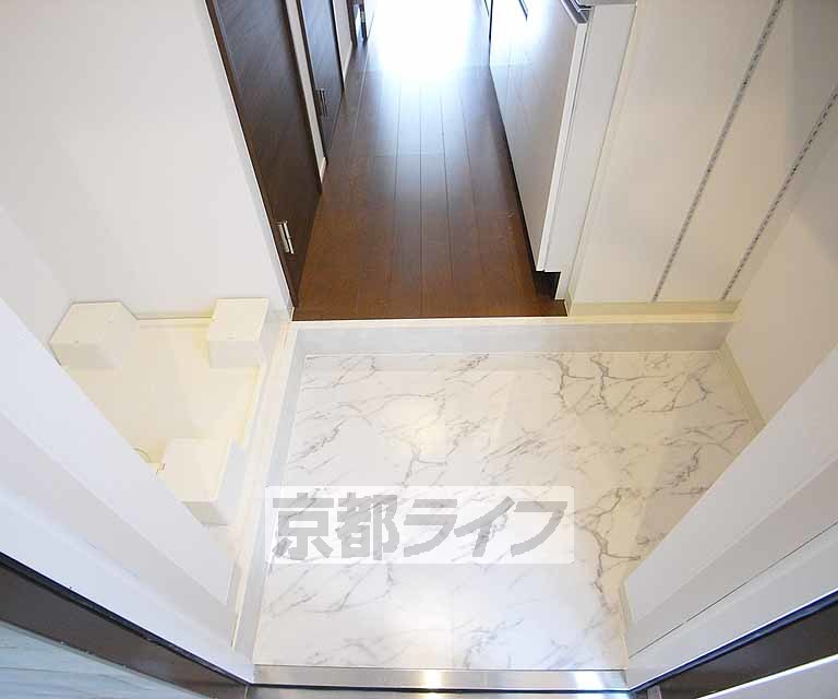 玄関　光輝く玄関です。