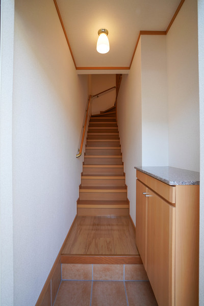 玄関　同じ建物の別の部屋