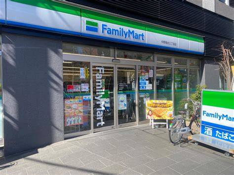 コンビニ　ファミリーマート 中野南台三丁目店（コンビニ）まで269m