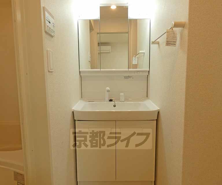洗面設備　独立洗面台です・