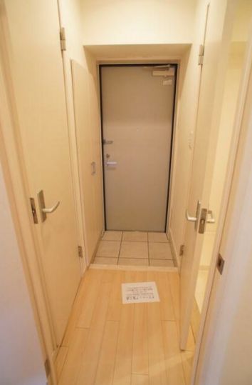 玄関　※別号室参考写真