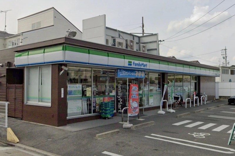 コンビニ　ファミリーマート 千種天満通店（コンビニ）まで394m