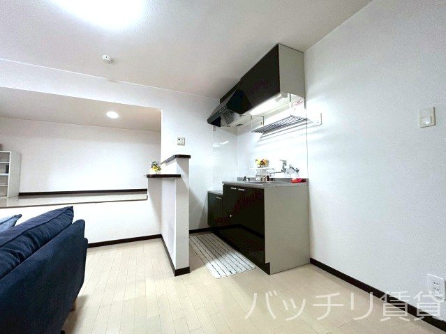 キッチン　同シリーズ物件写真の為、現況を優先致します。家具家電その他備