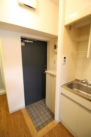 玄関　（別タイプ参考写真）アブレスト西日暮里　荒川区西日暮里2