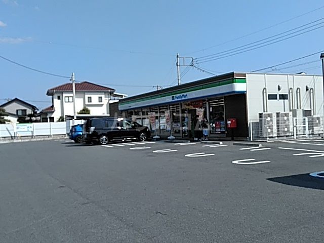 コンビニ　ファミリーマート 富士今泉店（コンビニ）まで587m