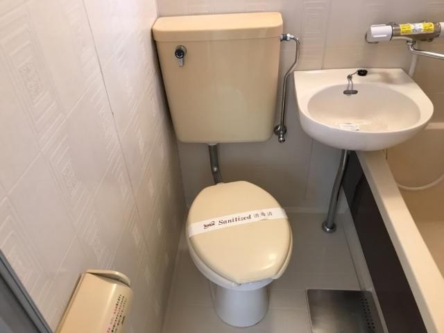 【北名古屋市薬師寺のアパートのトイレ】