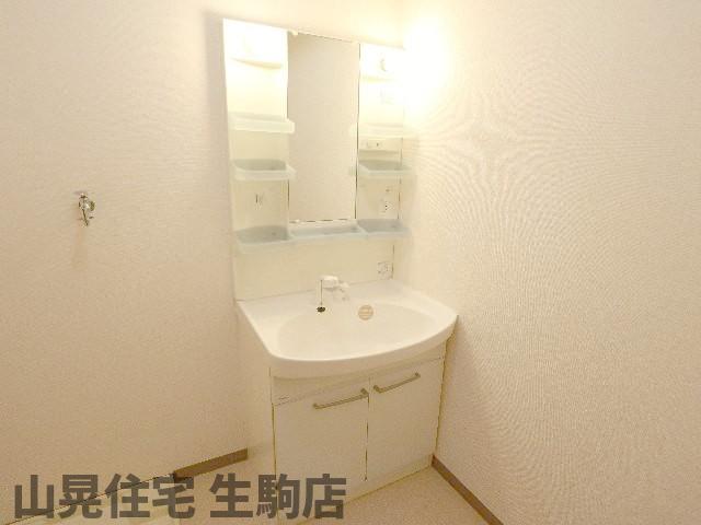 洗面設備　使いやすい洗面所です