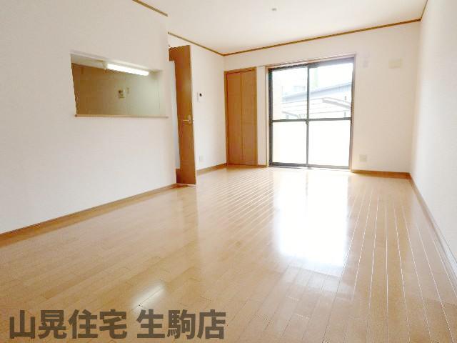 居室・リビング　ゆったり過ごせる居間です
