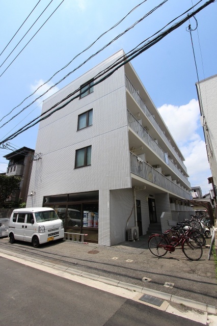 広島市南区皆実町のマンションの建物外観