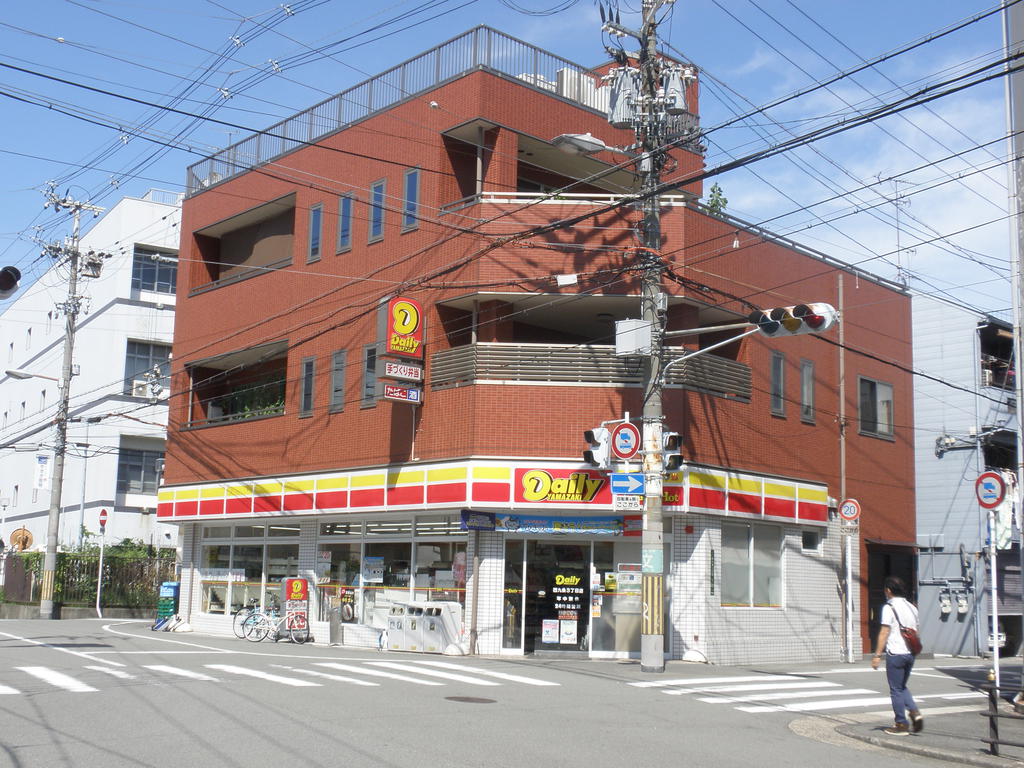 コンビニ　デイリーヤマザキ春日出中1丁目店（コンビニ）まで117m