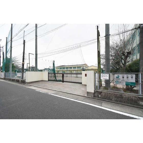 中学校　名古屋市立黄金中学校（中学校）まで650m