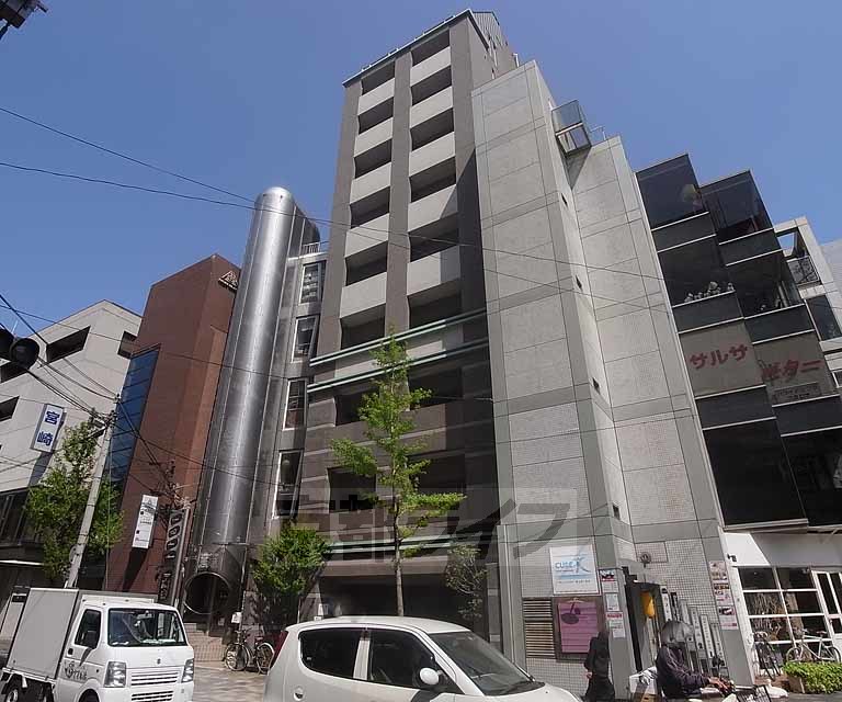 京都市中京区榎木町のマンションの建物外観