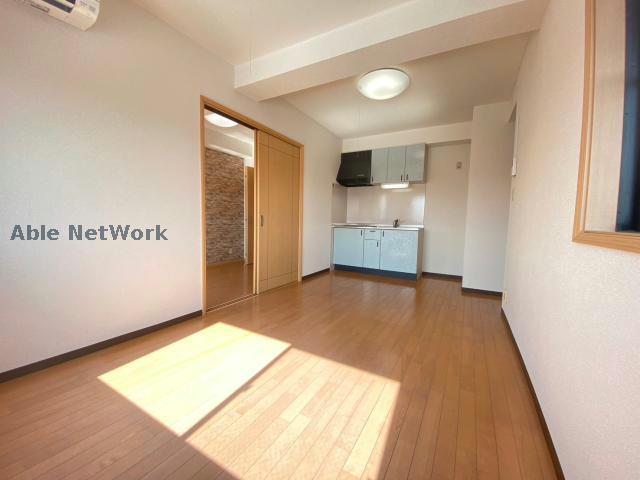 居室・リビング　別号室写真