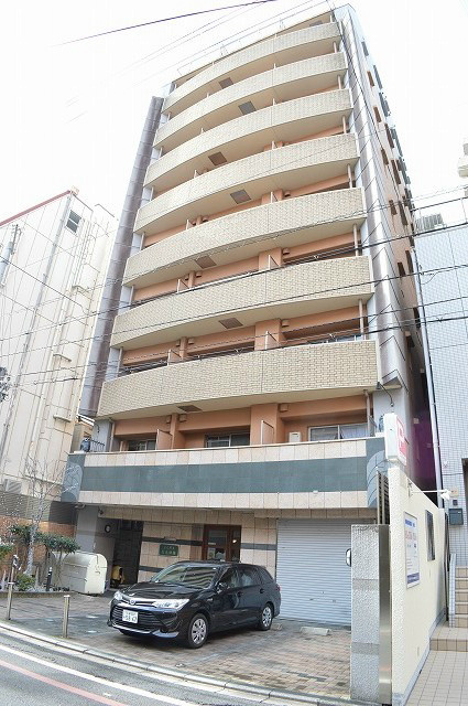 京都市中京区綿屋町のマンションの建物外観