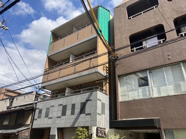 京都市中京区高田町のマンションの建物外観