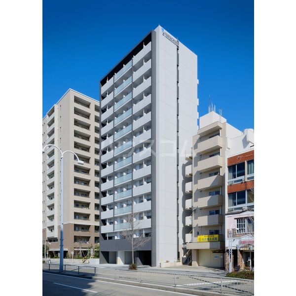 名古屋市昭和区阿由知通のマンションの建物外観