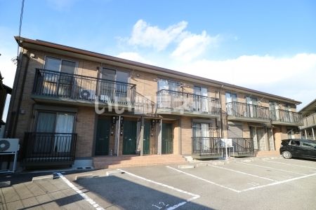 三木市本町のアパートの建物外観