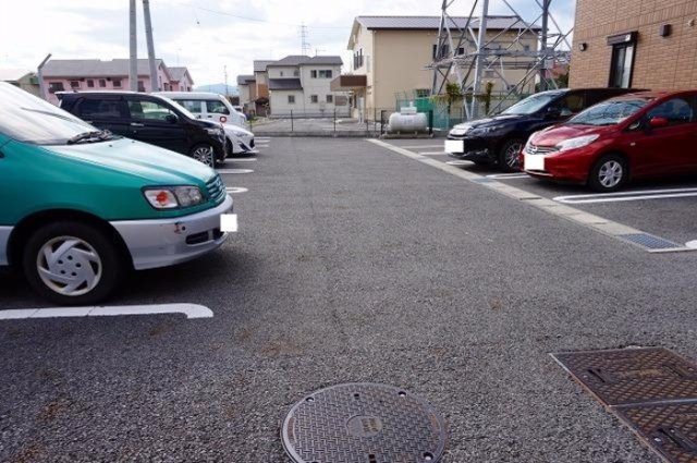 【ローズコート上耕地の駐車場】