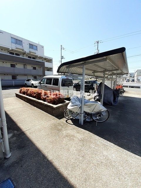 【メゾン・エスポアールＡの駐車場】