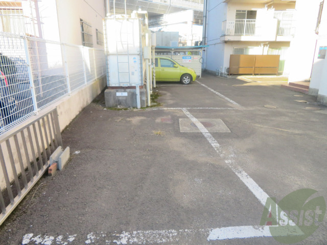 【仙台市宮城野区小田原のマンションの駐車場】