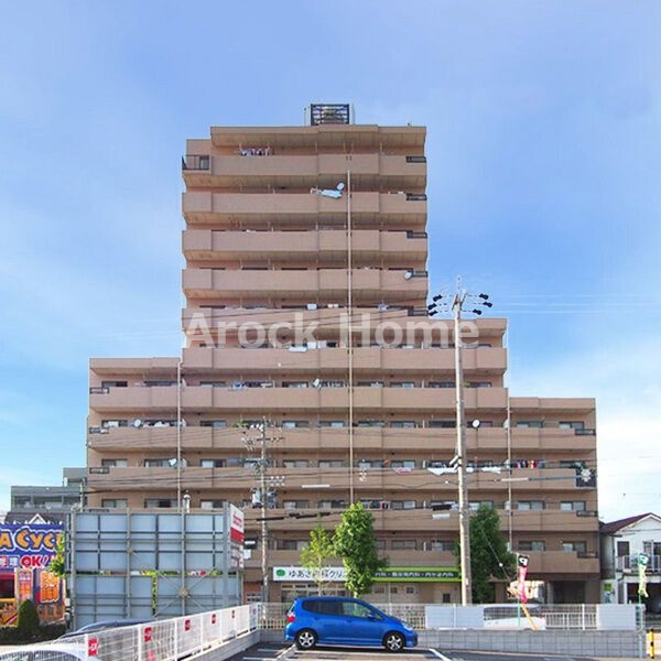 名古屋市昭和区滝子町のマンションの建物外観